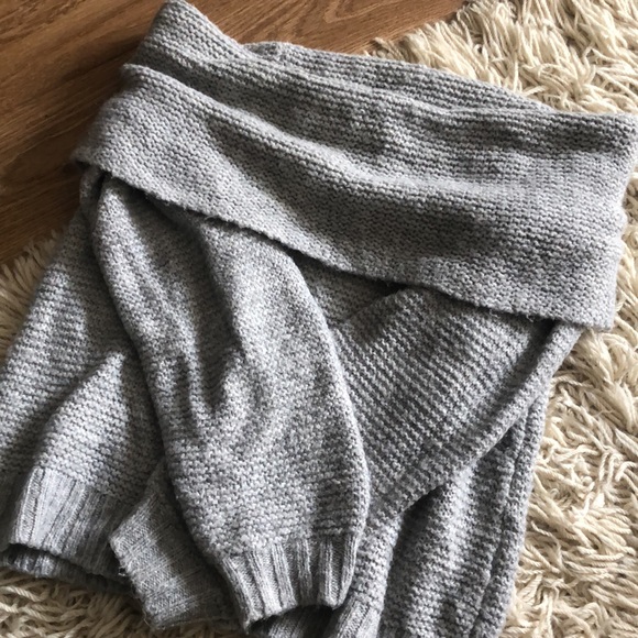 Grey off the shoulder sweater - Picture 2 of 4